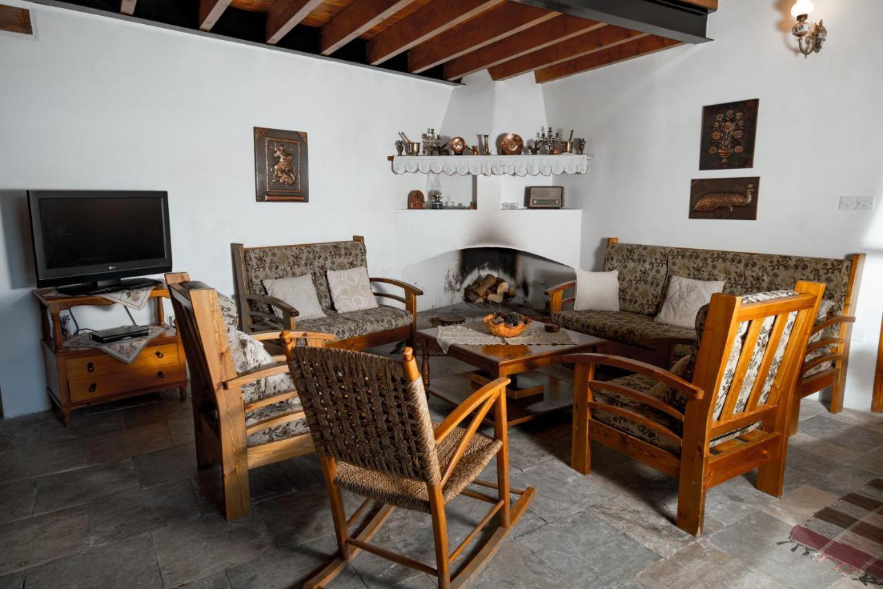 Constantias Stone Houses Lofou Exterior foto