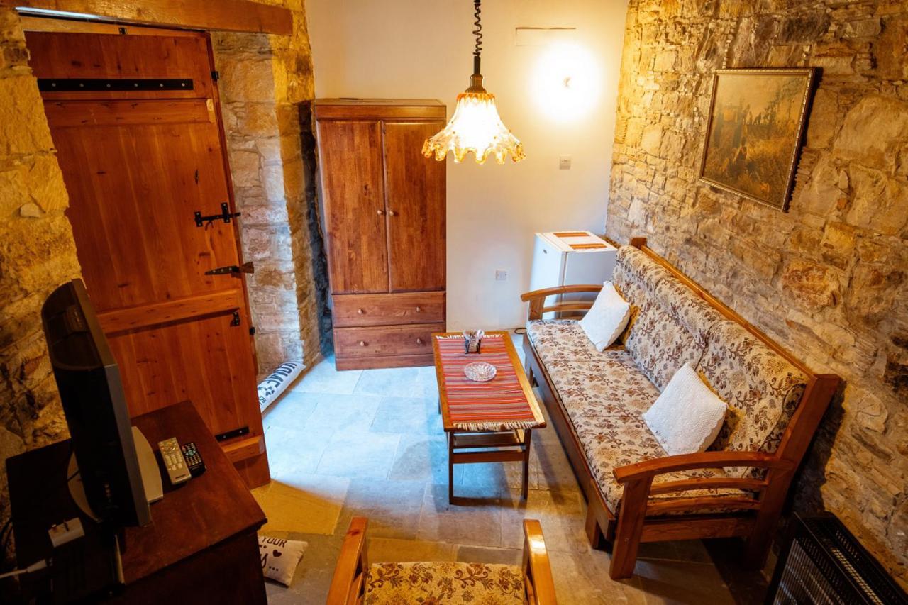 Constantias Stone Houses Lofou Exterior foto